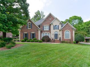 9231 Woodriver Ln, Charlotte, NC 28277