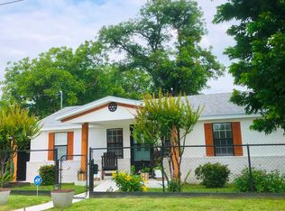 905 E 2nd St, Del Rio, TX 78840