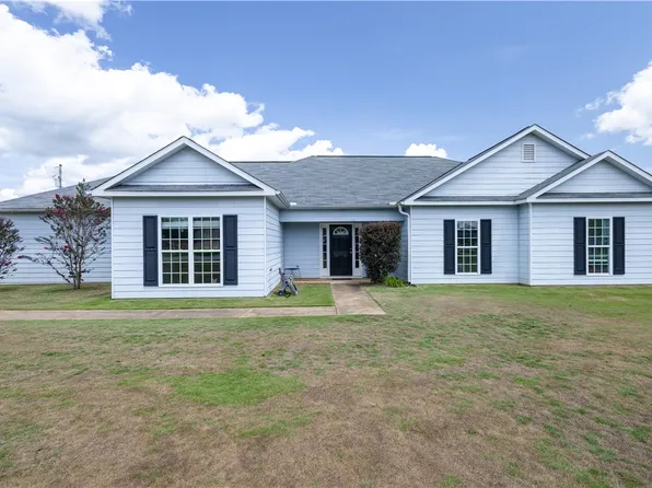 2 Cotton Ct, Fort Mitchell, AL 36856