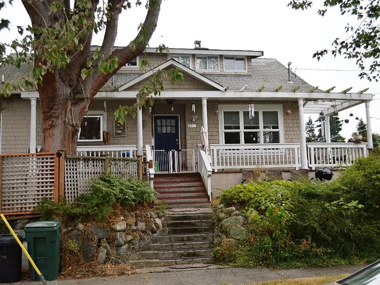 5400 1st Ave NE — Photo 1
