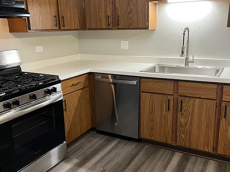 15 E Maple St #AD — Photo 4