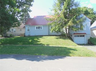 1432 Northcliffe Rd, Syracuse, NY 13206
