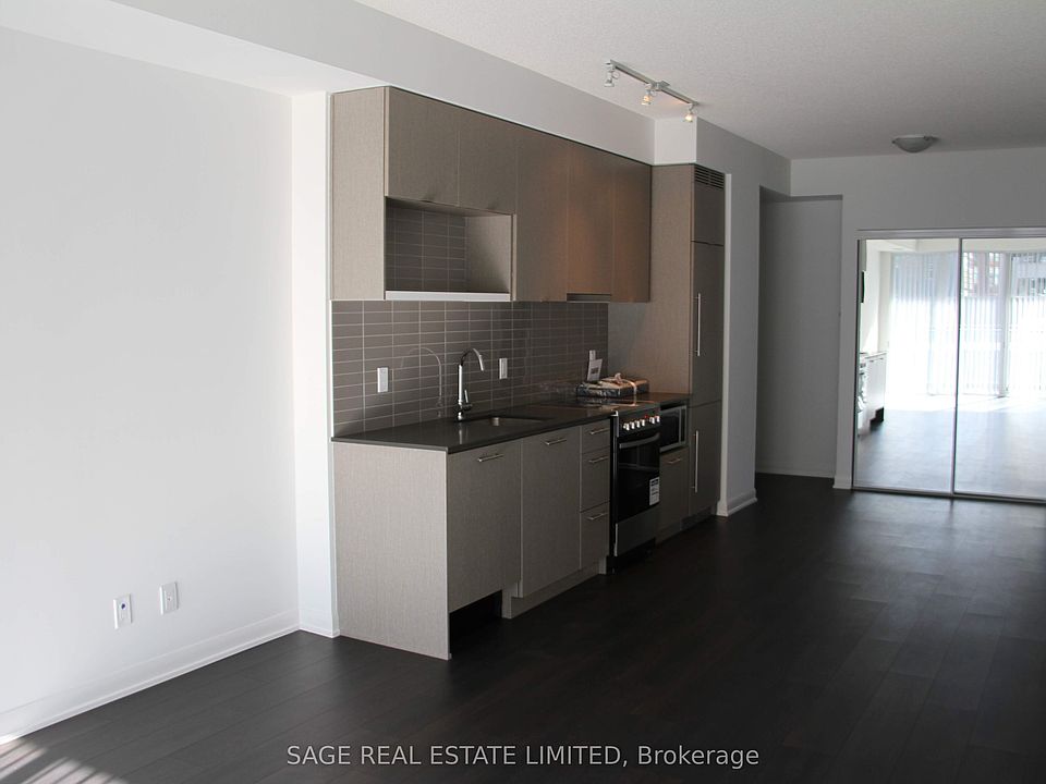 1st image of 435 Richmond St W #304