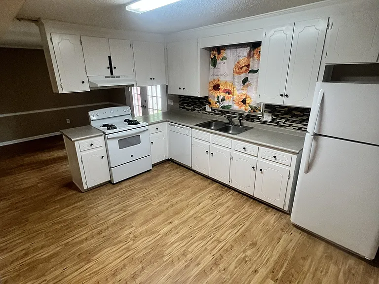 13 E Chadwick Cir — Photo 7