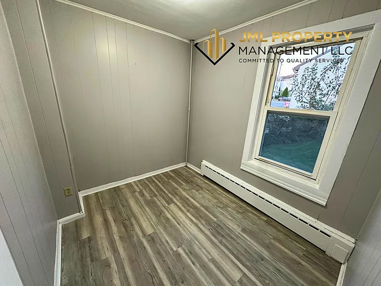 58 Edgemond St #1E — Photo 4