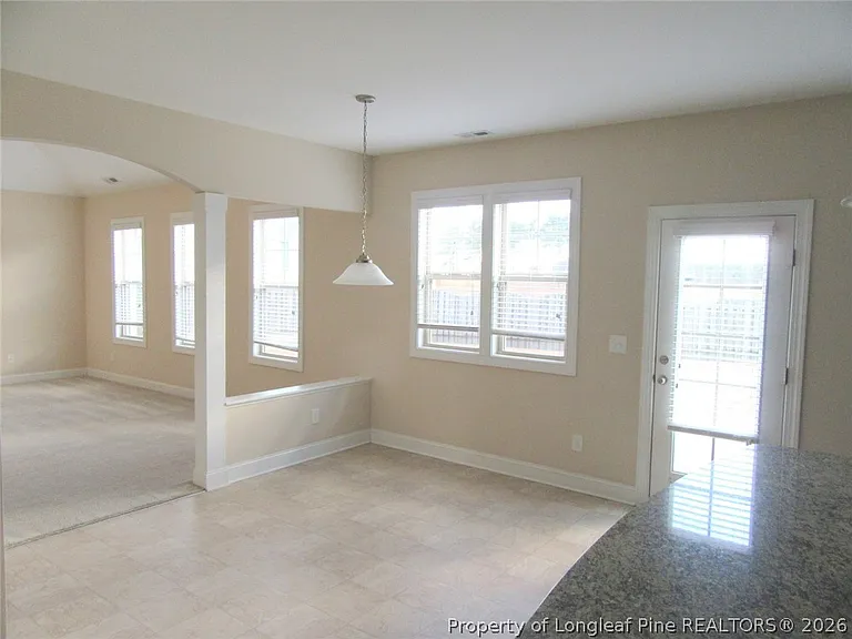 512 Rossendale Dr — Photo 15