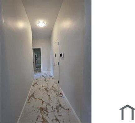 3rd image of 136 Hawthorne Ave