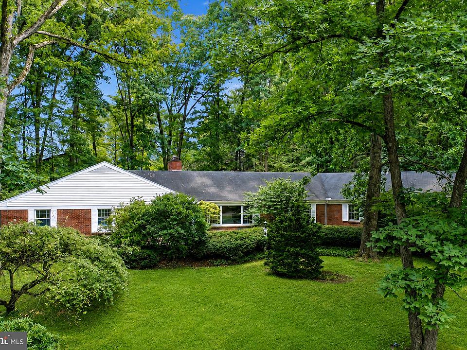 1st image of 1350 Greenwood Cir