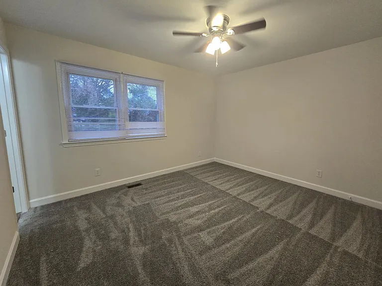 1443 Larkhall Dr — Photo 16