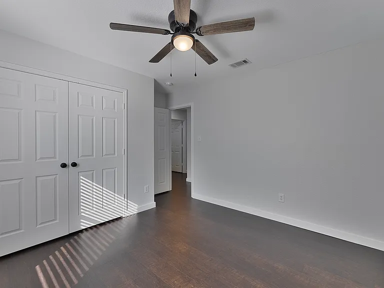 605 Clearbrook St — Photo 19