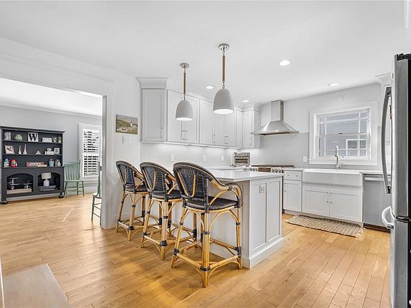 5th image of 641 Norfolk Dr