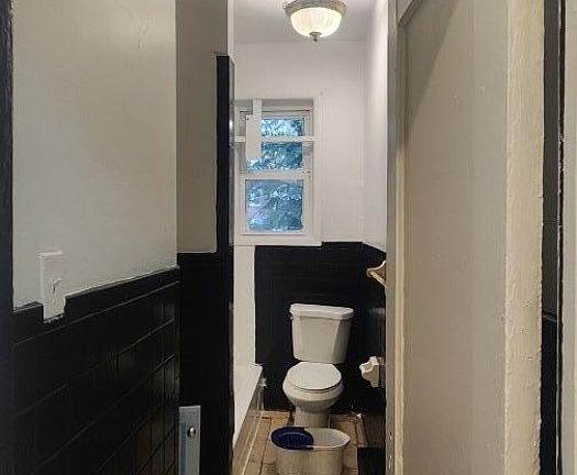 4th image of 320 Central Ave
