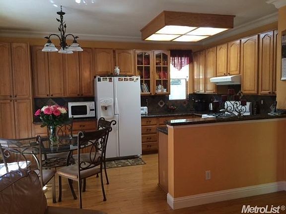 5th image of 7110 Cedar Park Ct
