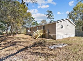 843 Cambridge Rd, Southport, NC 28461