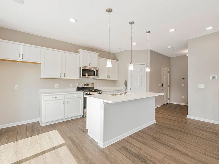 5589 Callaway Dr — Photo 5