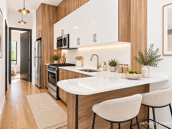 2nd image of 581 Fairview Ave APT 2L