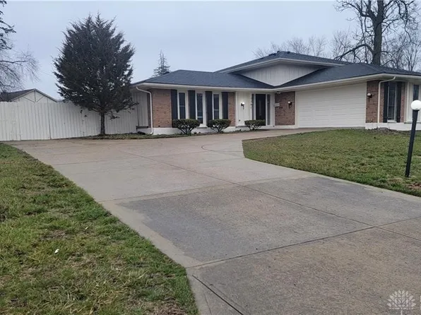 3301 Highcrest Ct, Dayton, OH 45405