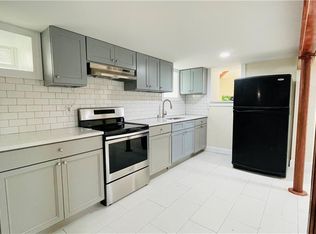 31 Brainerd Rd, Branford, CT 06405