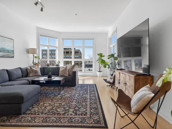 10407 122nd St NW #420, Edmonton, AB T5N 4B8