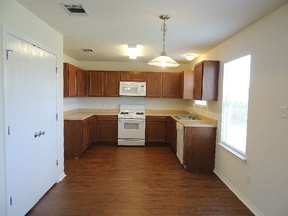 5th image of 312 Browning Dr