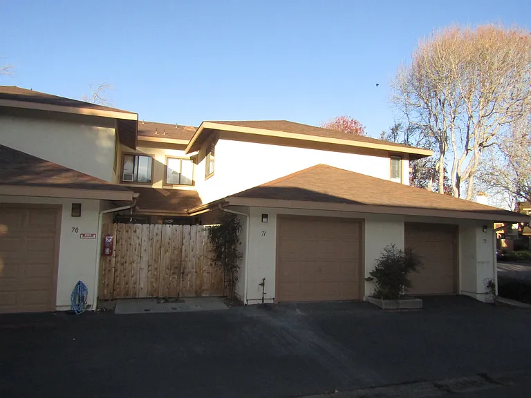 71 Village Circle Dr — Photo 17