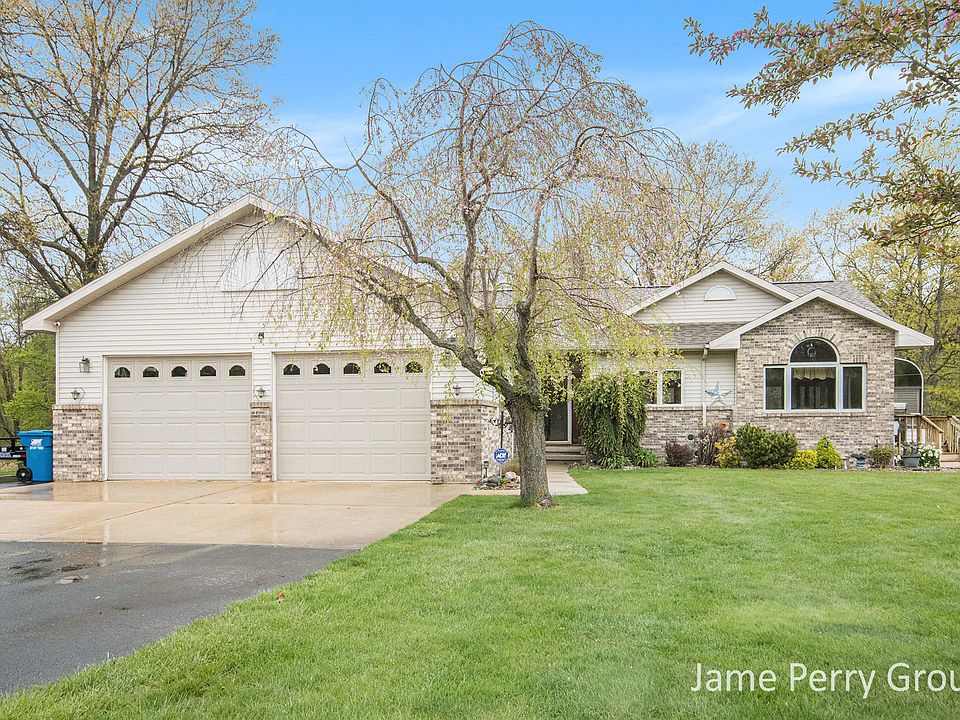 10166 Sharon Dr, Greenville, MI 48838 Zillow