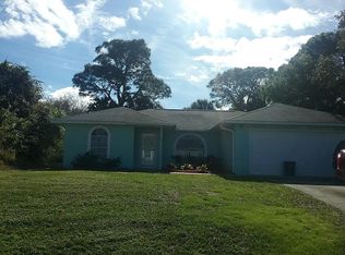 135 Hinchman Ave, Sebastian, FL 32958