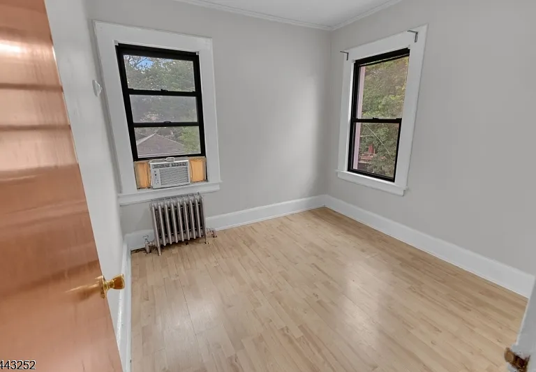 558 Argyle Ave #2 — Photo 11