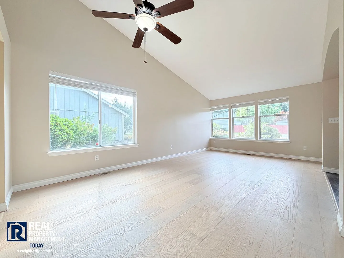 Spacious Tacoma Home with Updated Kitchen, Vaulted Ceilings & Fully Fenced Yard! — Photo 2