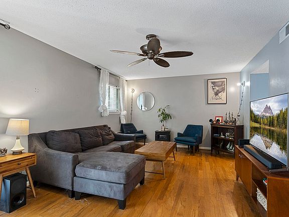 5th image of 76 Briarview Cir