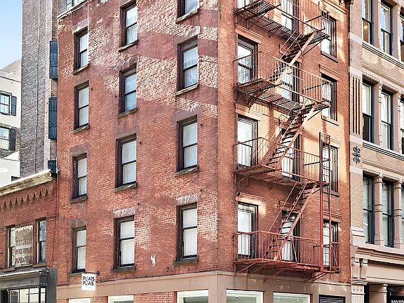 2nd image of 128 Wooster St
