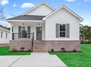 60419 Aqua St, Lacombe, LA 70445