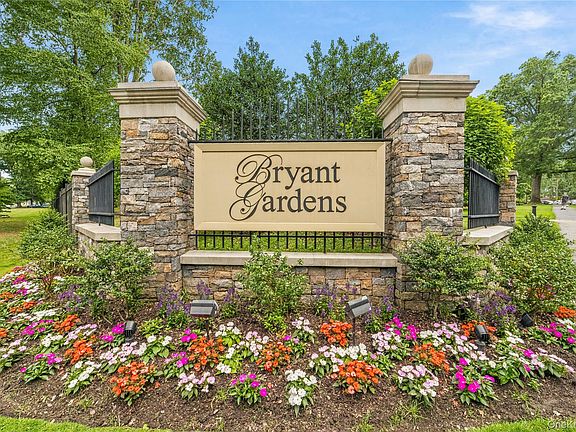 3rd image of 9 Bryant Crescent #1G