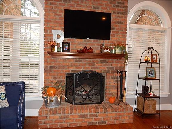 4th image of 1405 Prestwick Pl