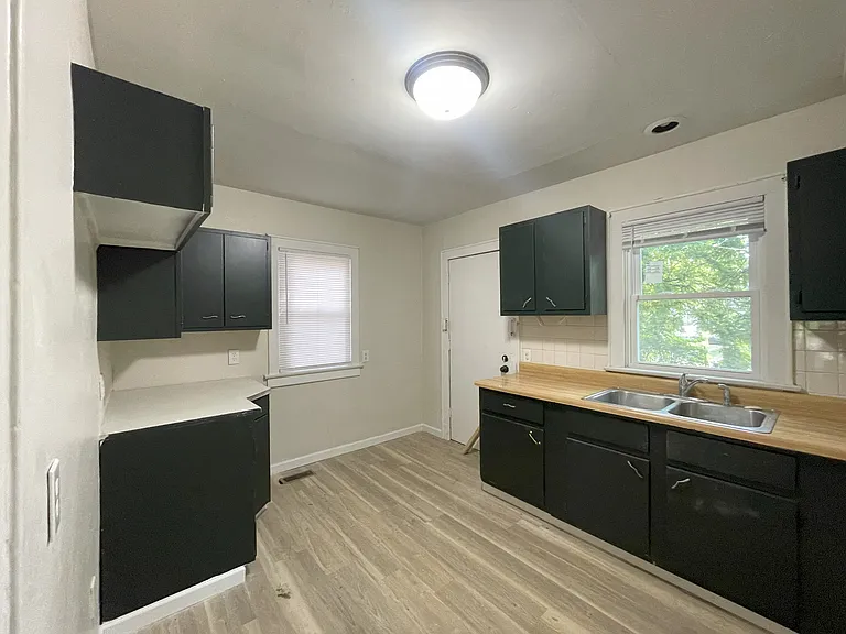 281 S Warren Ave #279 — Photo 4