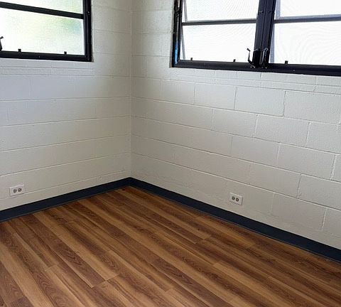 2nd image of 32 N School St