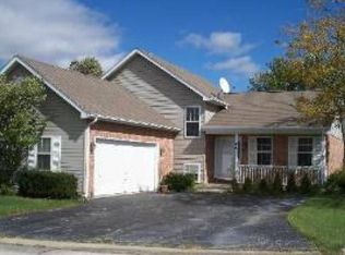 661 N Bridgeport Ter, Lindenhurst, IL 60046