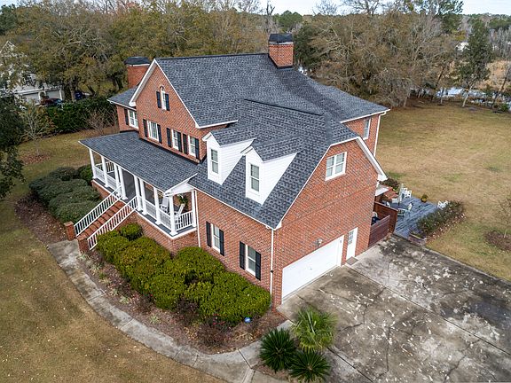 2nd image of 3884 Oakley Dr
