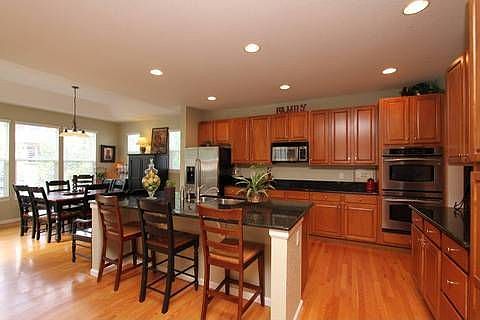 10717_addison_ct_MLS_HID677988_ROOMkitchen1.jpg