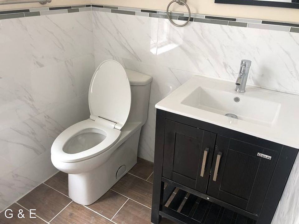 2nd image of 1631 S Broad St #1RB