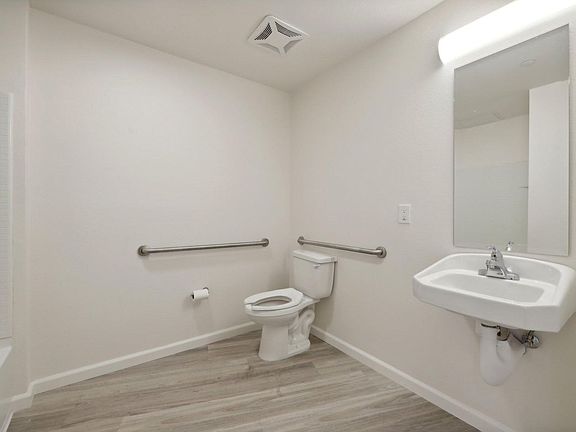 4th image of 2701 Shattuck Ave Unit 102