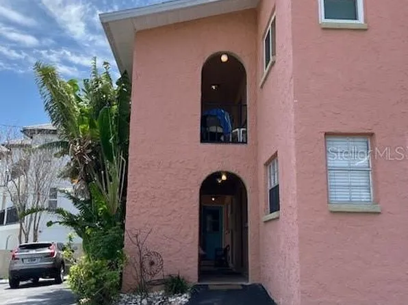 7710 Bayshore Dr APT 2, Treasure Island, FL 33706