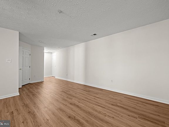 3rd image of 10101 Ridge Manor Ter Unit B