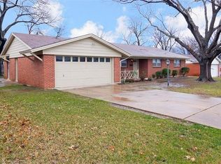 6717 Karen Dr, North Richland Hills, TX 76180