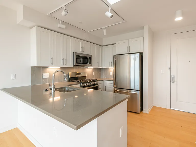 70 New St #218 — Photo 4