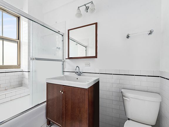 4th image of 170 W 74th St APT 707