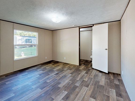 3rd image of 101 Alicia Dr