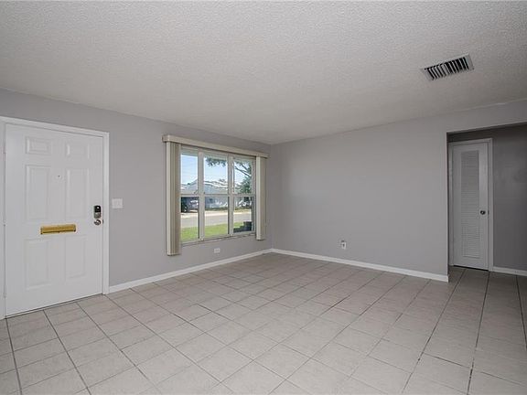 5th image of 9364 45th St N