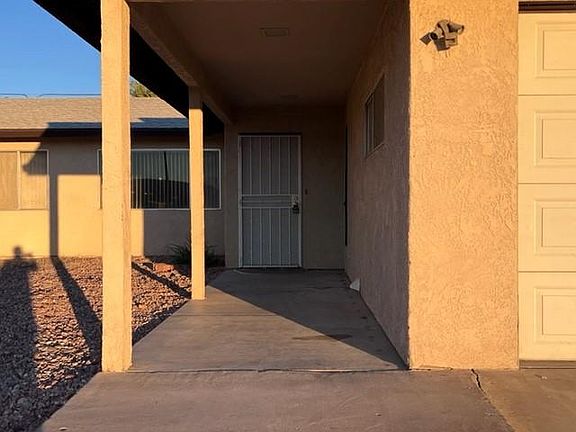 3rd image of 2464 Lakeside Dr #B