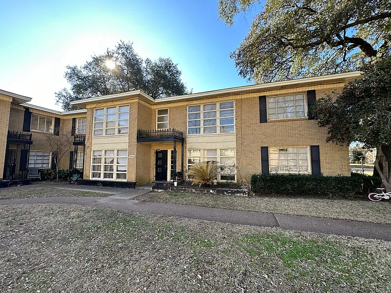 3807 Parkway Dr #D — Photo 1